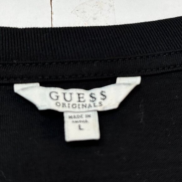 Guess Black Graphic T-Shirt Size Large - Picture 5 of 9